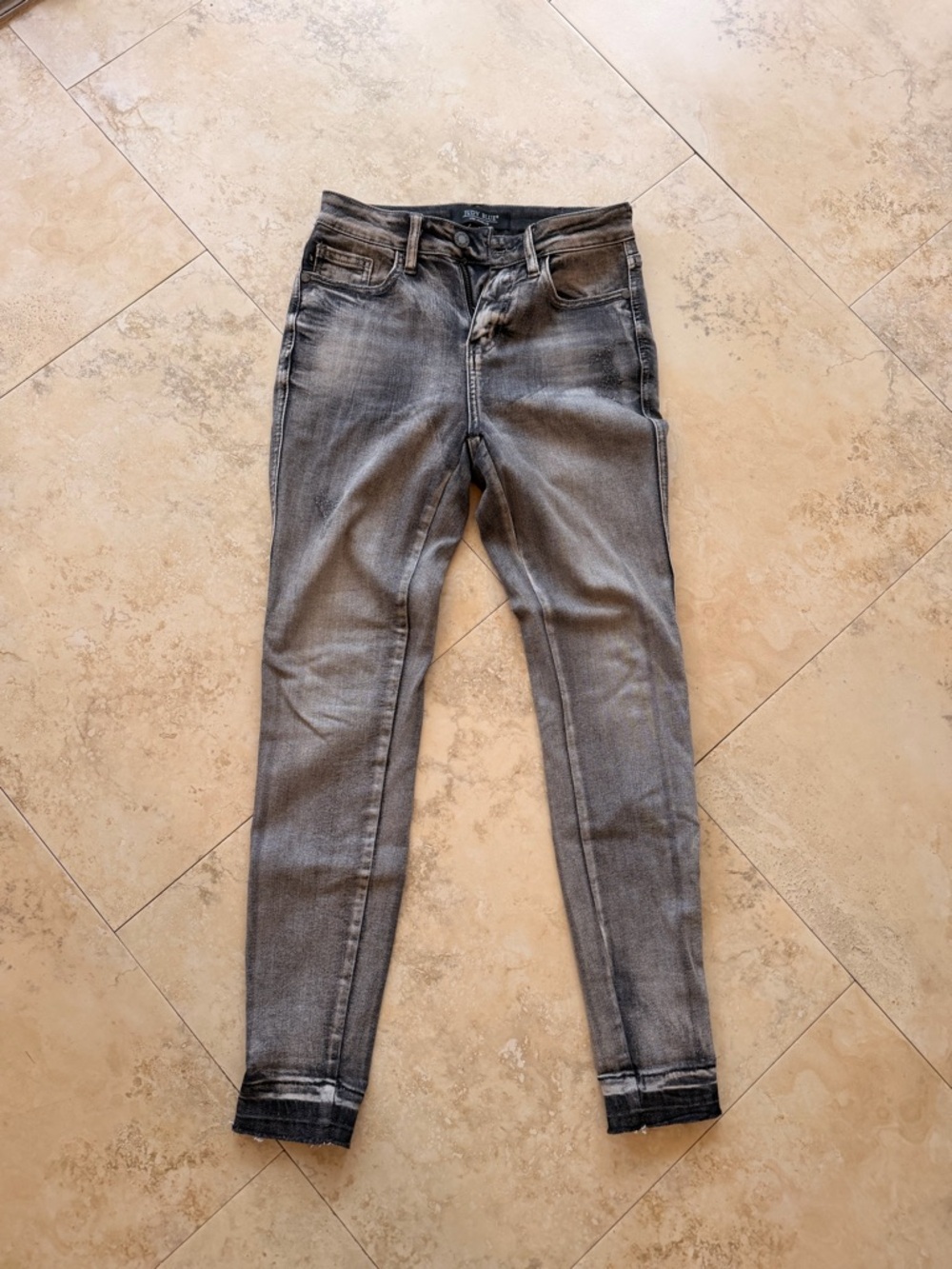 Judy Blue Grey Washed Skinny Jeans